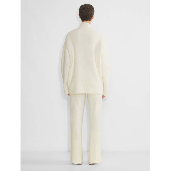 Aritzia The Group Kerez 100% Merino Wool Turtleneck Sweater Ivory Size M - Picture 8 of 13